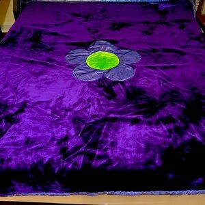 Y2K purple velvet blanket with lime green flower.